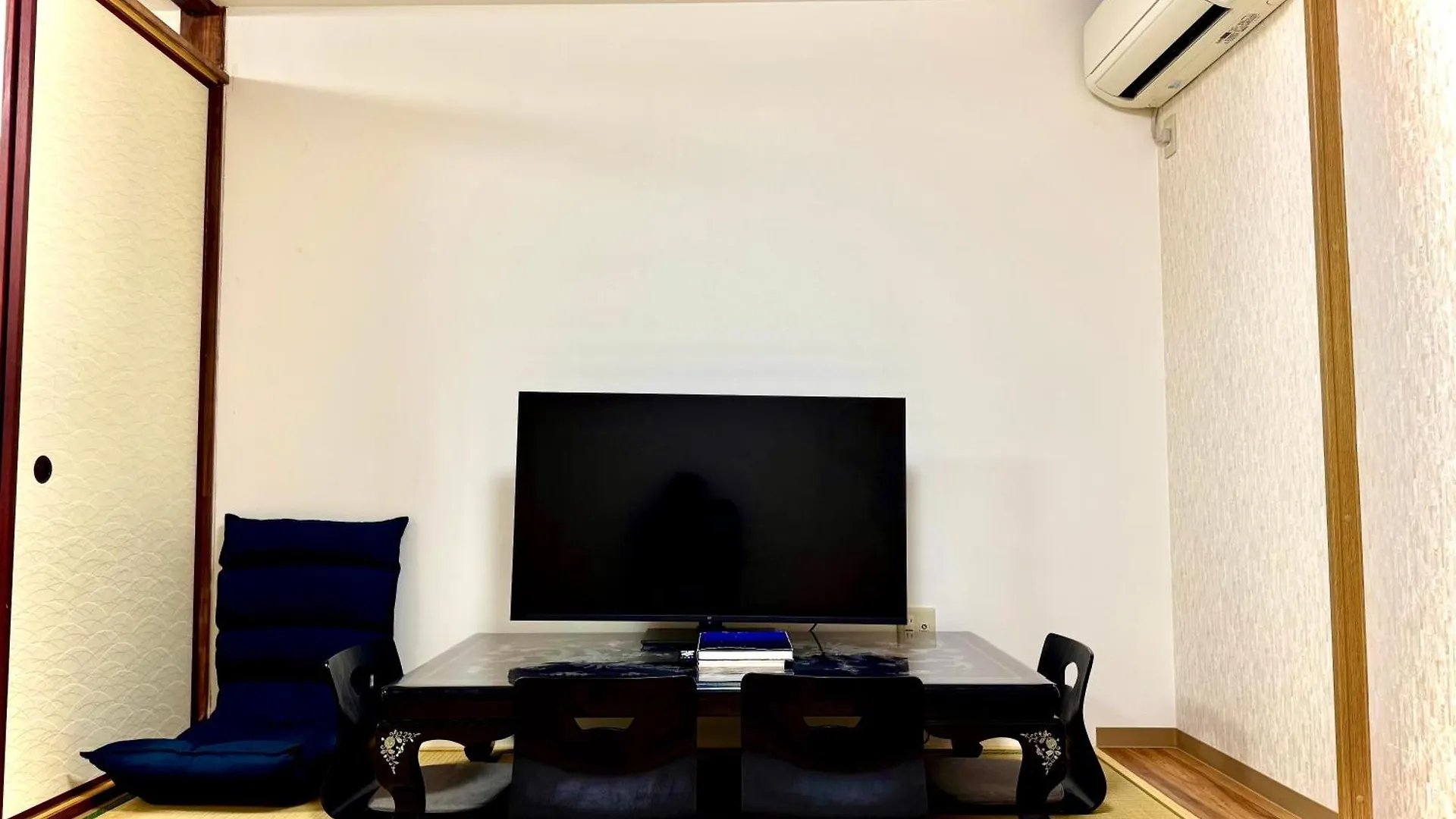 Modern And Traditional Fusion Villa In Umeda 3-Min Walk To Subway Ideal For Families And Groups Osaka