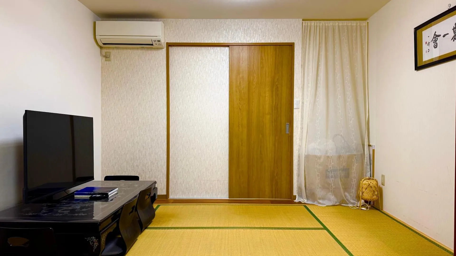 Modern And Traditional Fusion Villa In Umeda 3-Min Walk To Subway Ideal For Families And Groups Osaka
